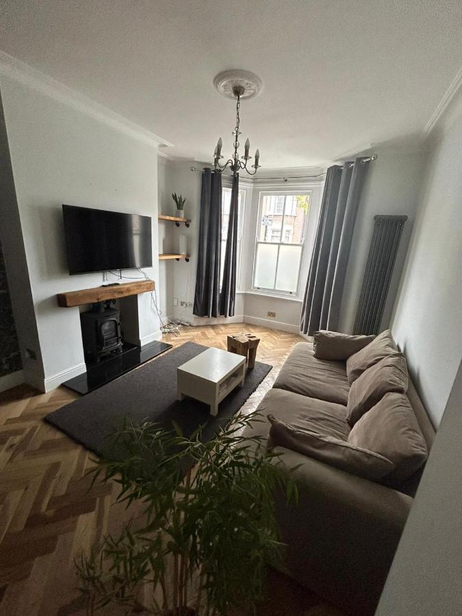 Contemporary 3 Bed House With Spacious Garden Close To Stratford & Canary Wharf Лондон Экстерьер фото